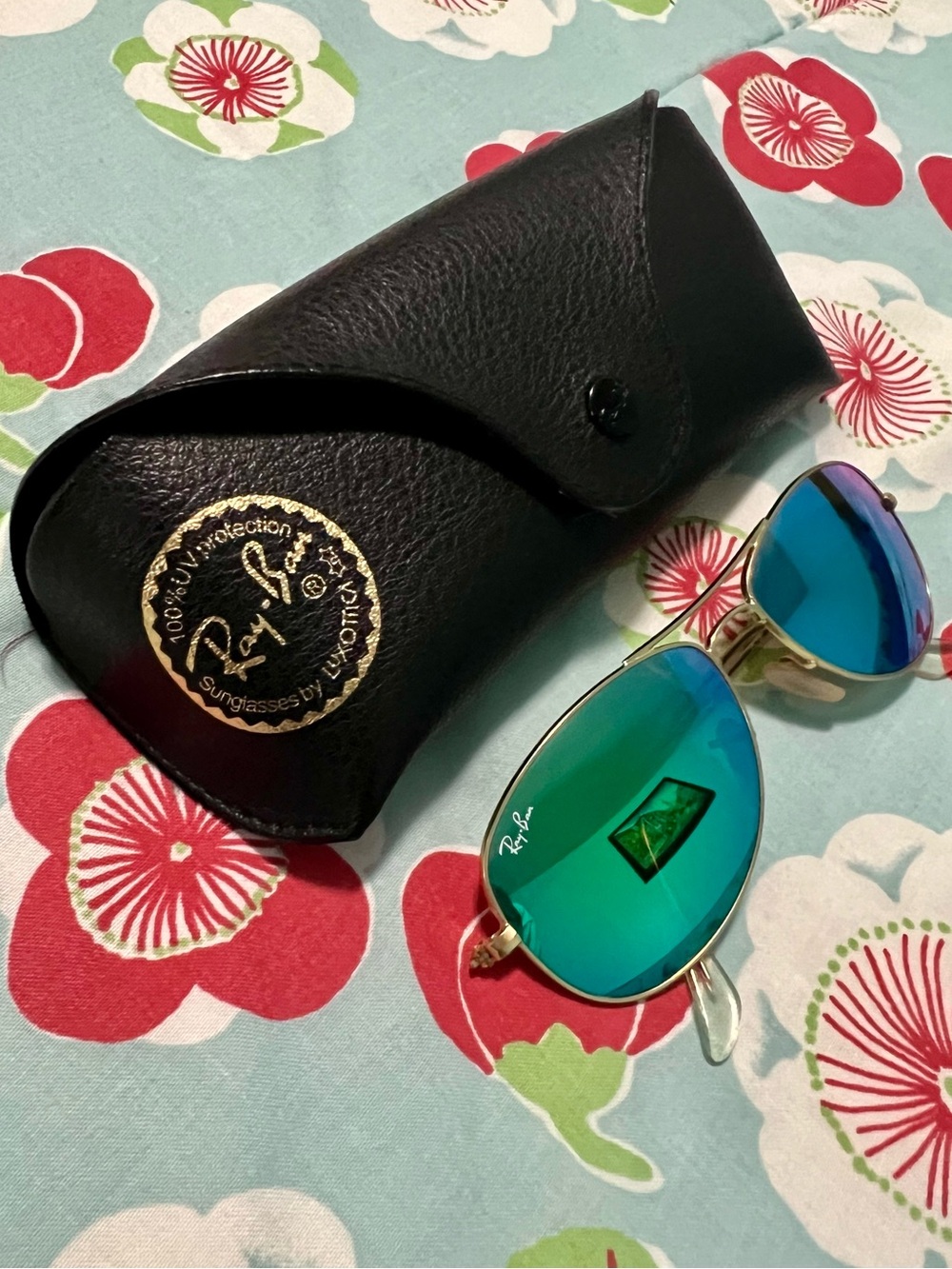 Ray-Ban Gold Frame Aviators with Blue-green Mirror Lenses 🕶️ - Picture 4 of 6